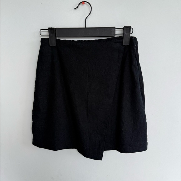 Abercrombie Linen Blend Wrap Mini Skirt, Black, XS, Like new - Picture 4 of 5